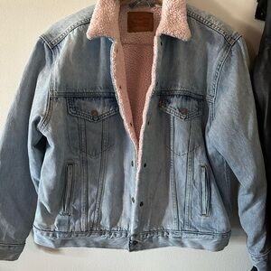Size XL Levi Strauss Jean Jacket with Pink Sherpa Lining